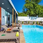 Saribelen Village 2 Bedroom With Garden And Private Pool Willa