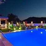 Saribelen Village 2 Bedroom With Garden And Private Pool
