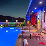 Saribelen Village 2 Bedroom With Garden And Private Pool Willa *