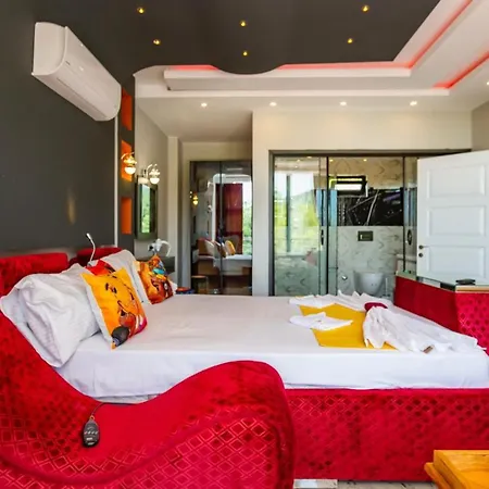 Saribelen Village 2 Bedroom With Garden And Private Pool * קלקן
