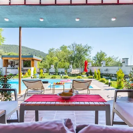 וילה Saribelen Village 2 Bedroom With Garden And Private Pool *