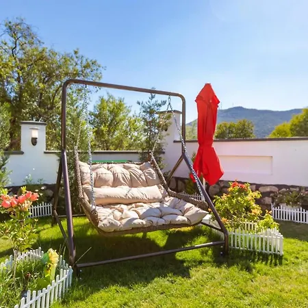וילה Saribelen Village 2 Bedroom With Garden And Private Pool