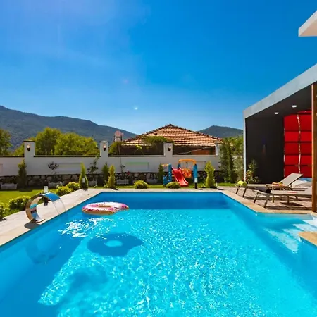 Saribelen Village 2 Bedroom With Garden And Private Pool
