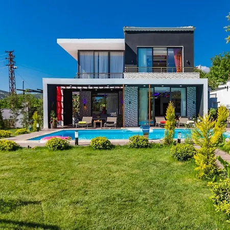 Villa Saribelen Village 2 Bedroom With Garden And Private Pool *