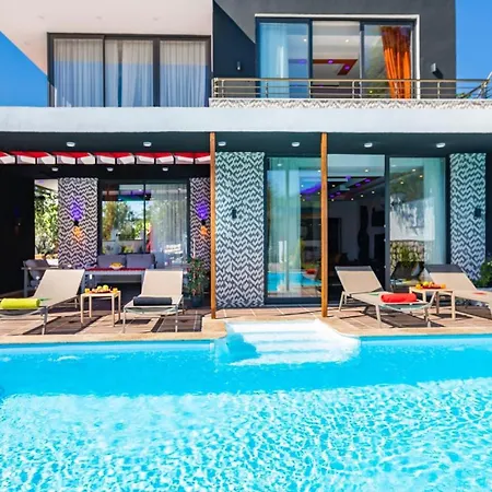 Villa Saribelen Village 2 Bedroom With Garden And Private Pool *