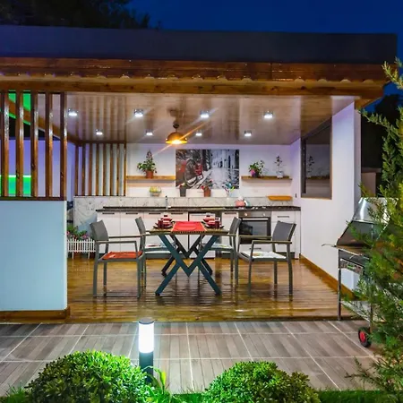 Saribelen Village 2 Bedroom With Garden And Private Pool Kalkan