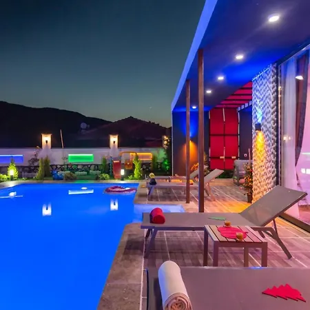 Saribelen Village 2 Bedroom With Garden And Private Pool וילה *