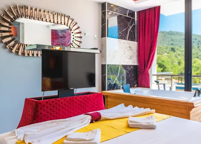 Saribelen Village 2 Bedroom With Garden And Private Pool Вилла Калкан