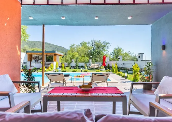 Вилла Saribelen Village 2 Bedroom With Garden And Private Pool *