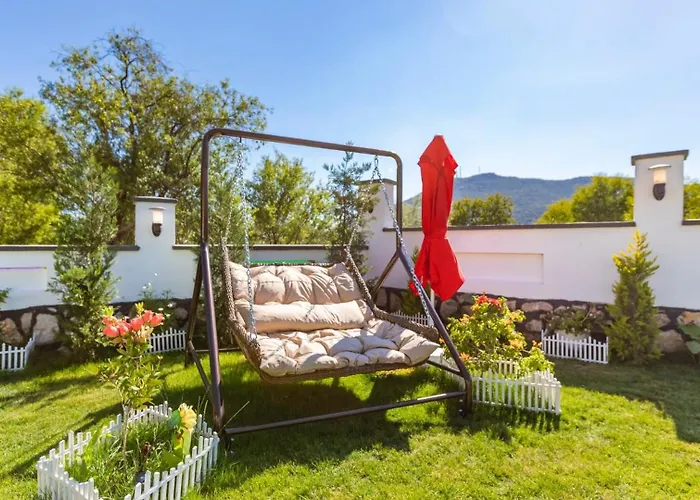 Вилла Saribelen Village 2 Bedroom With Garden And Private Pool