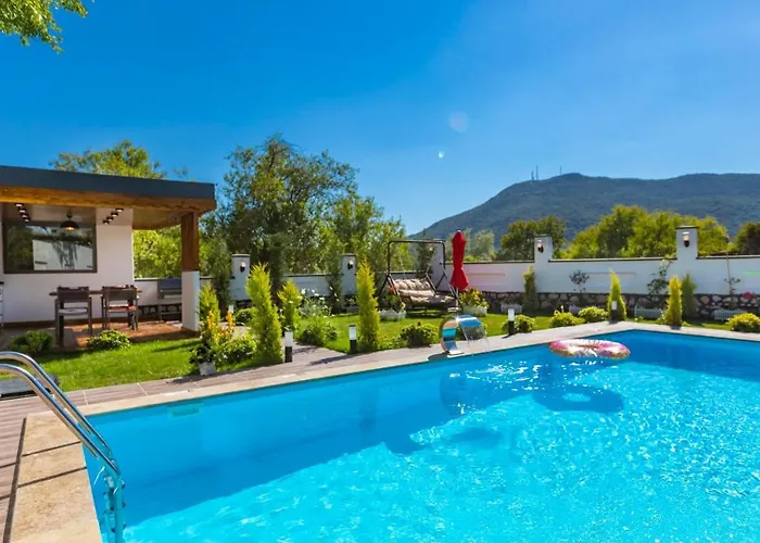 Вилла Saribelen Village 2 Bedroom With Garden And Private Pool